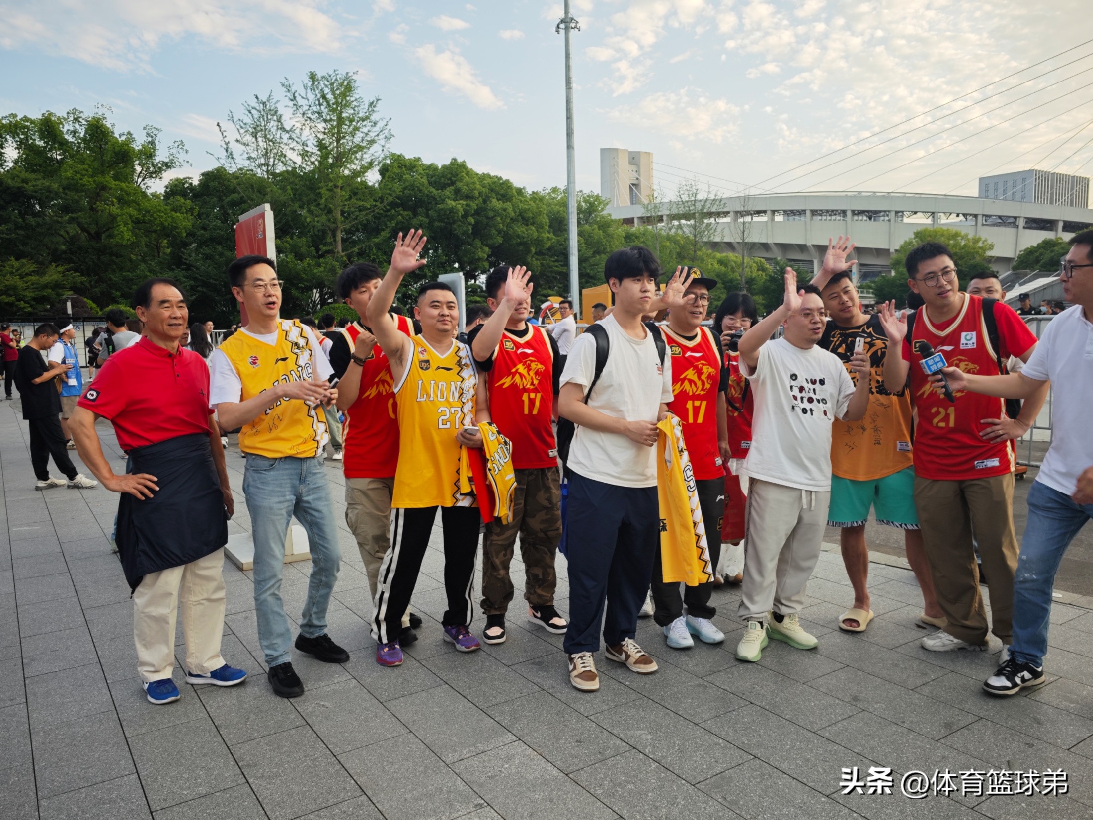 亚冠集结日走向成谜，广厦男篮迎来里程碑，悬念犹存，年轻球员得到机会的简单介绍开云